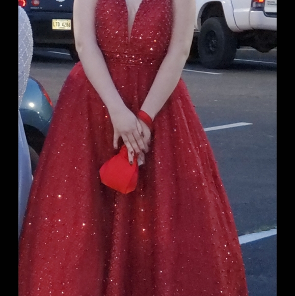 Gorgeous Ballgown/Prom. All about the details. - Picture 8 of 12